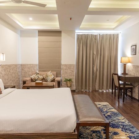 Hotel Alaya Dehradun Eksteriør bilde