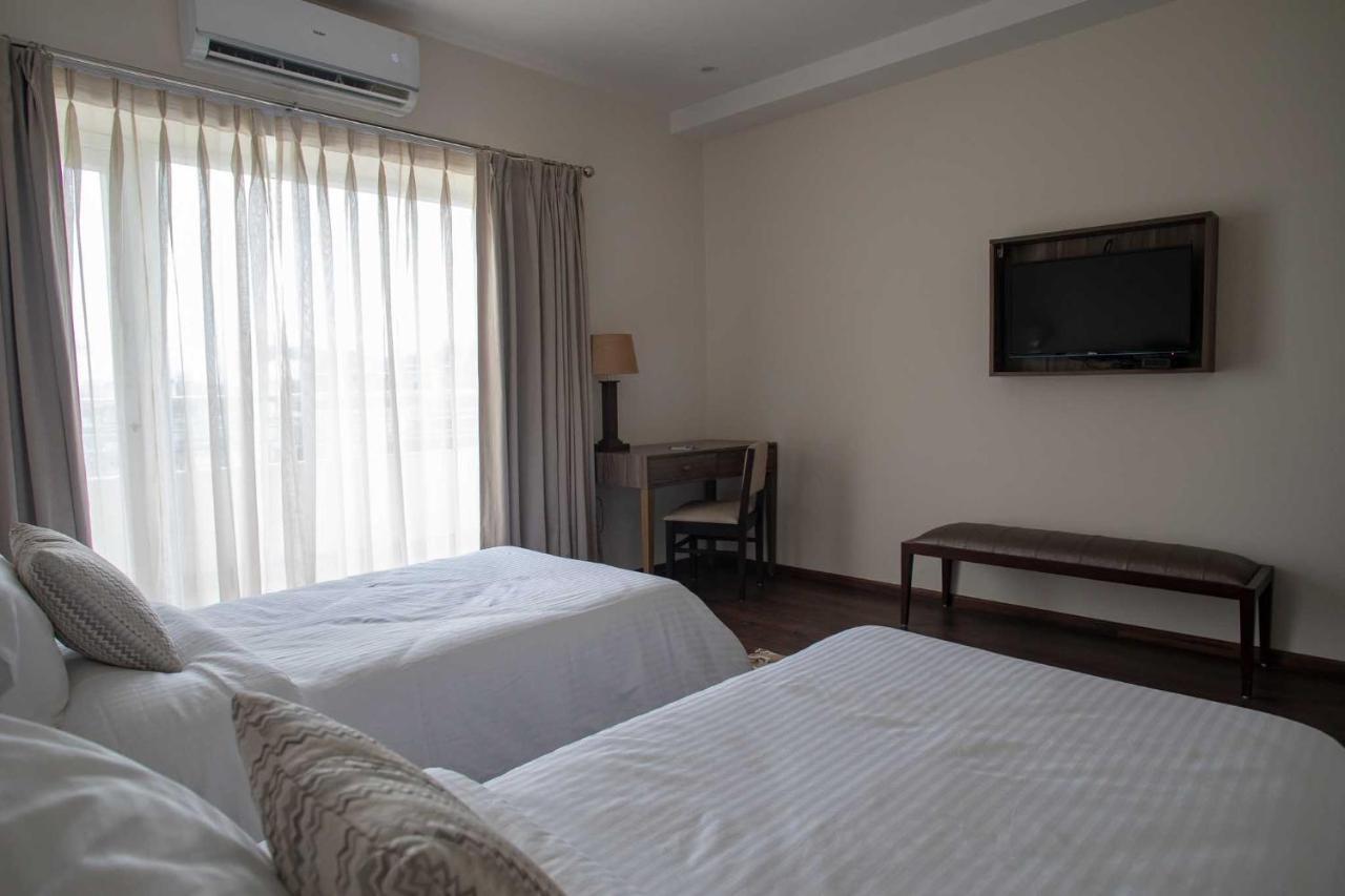 Hotel Alaya Dehradun Eksteriør bilde