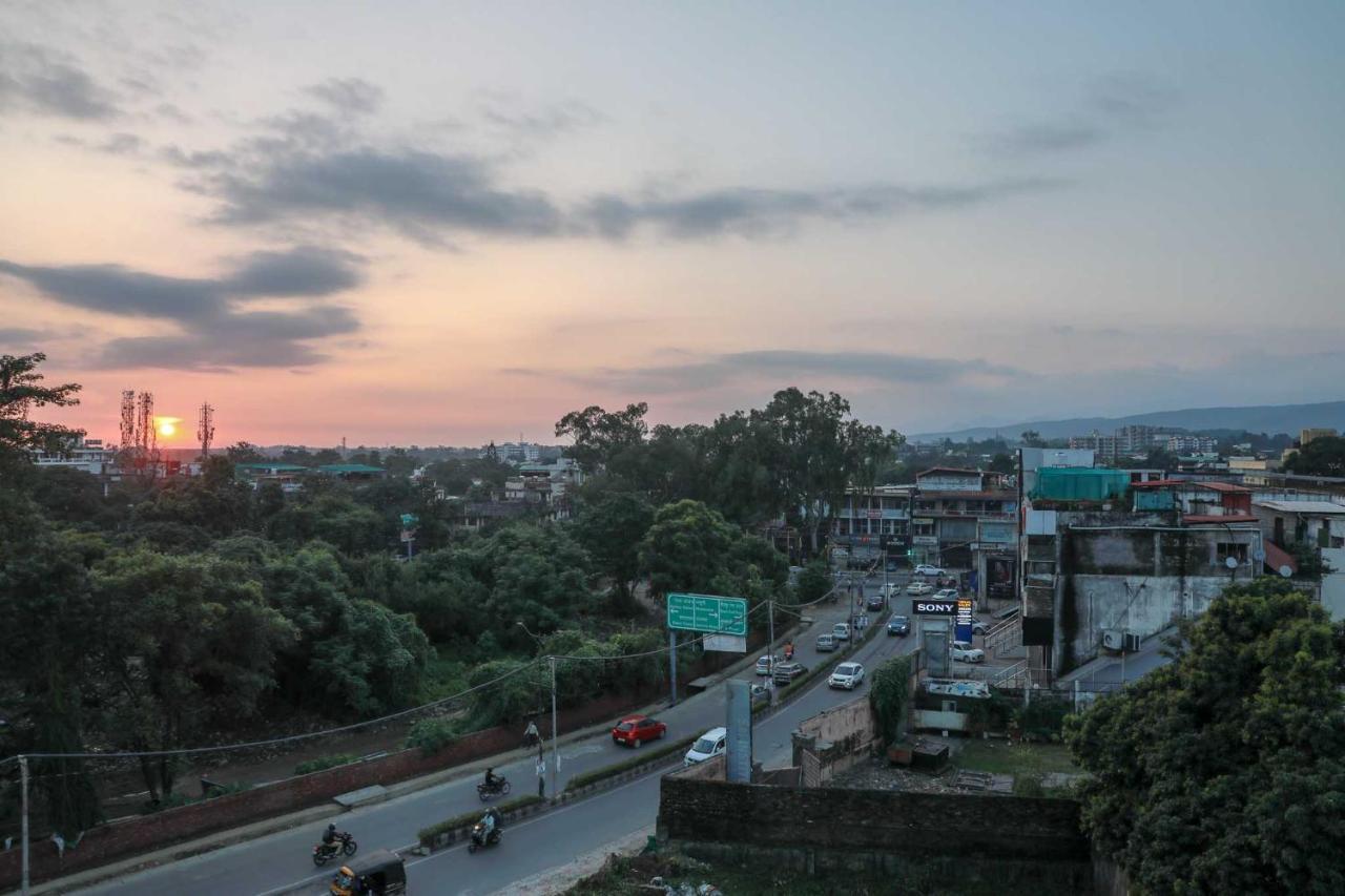 Hotel Alaya Dehradun Eksteriør bilde