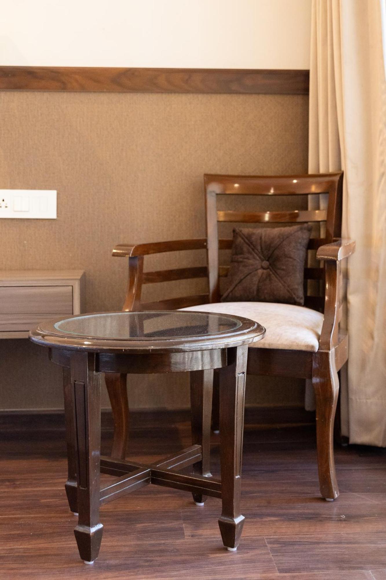 Hotel Alaya Dehradun Eksteriør bilde