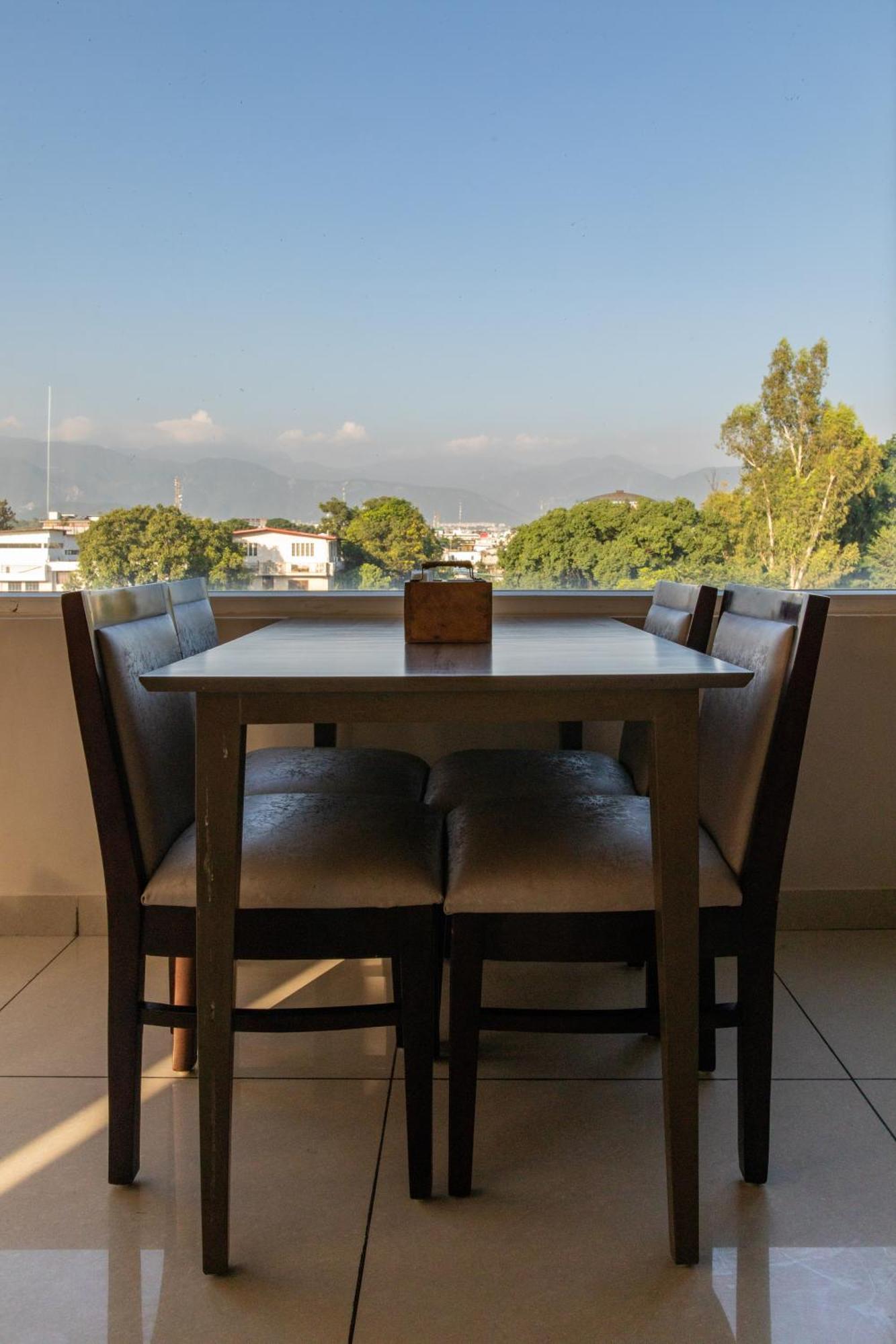 Hotel Alaya Dehradun Eksteriør bilde